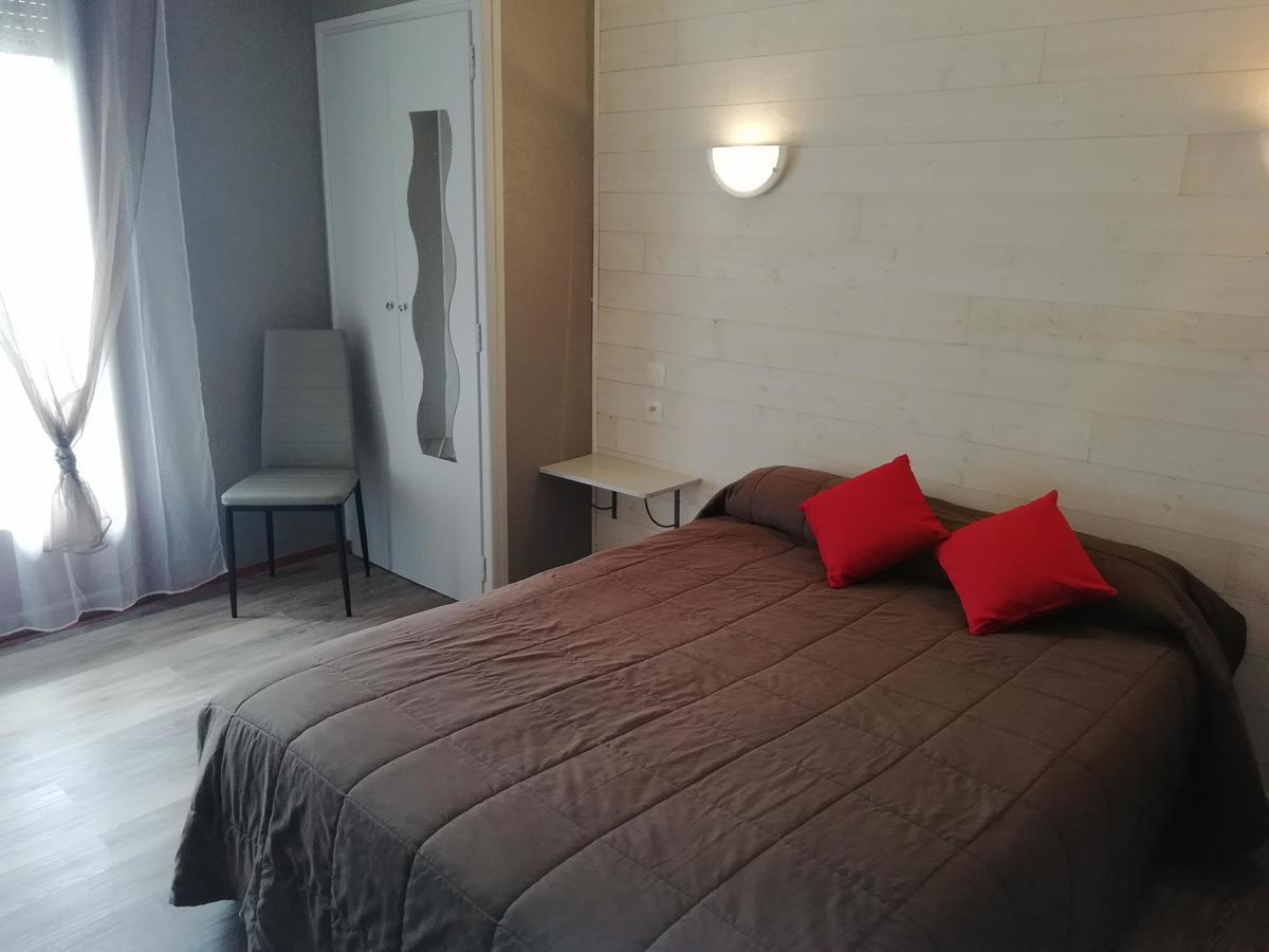 Hotel L'Oustalet Фон-Ромё Экстерьер фото