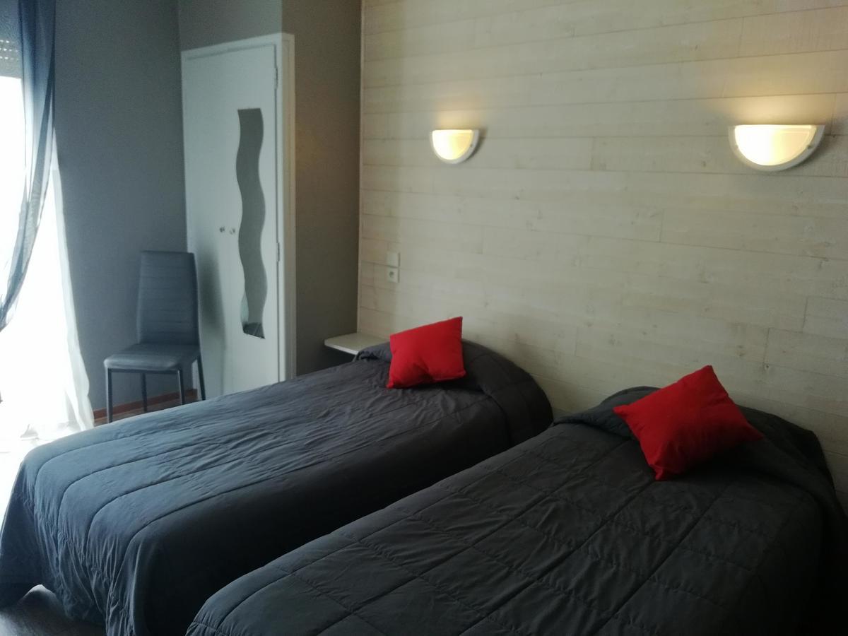 Hotel L'Oustalet Фон-Ромё Экстерьер фото