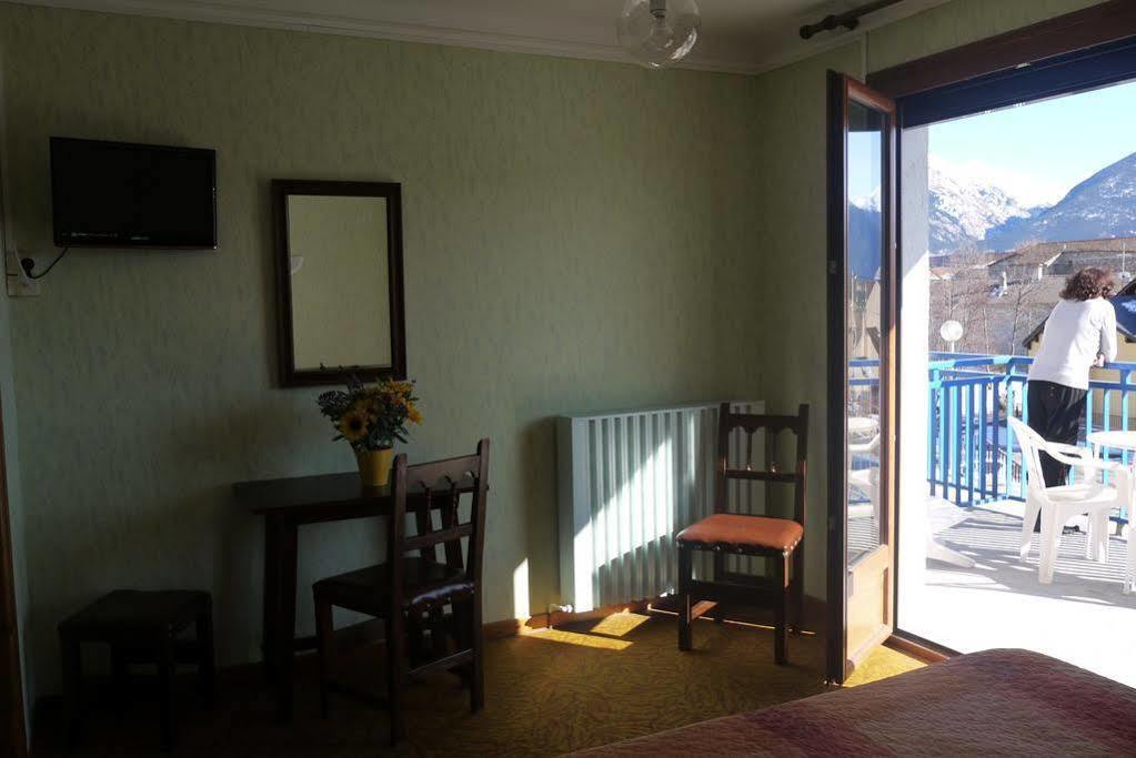 Hotel L'Oustalet Фон-Ромё Экстерьер фото