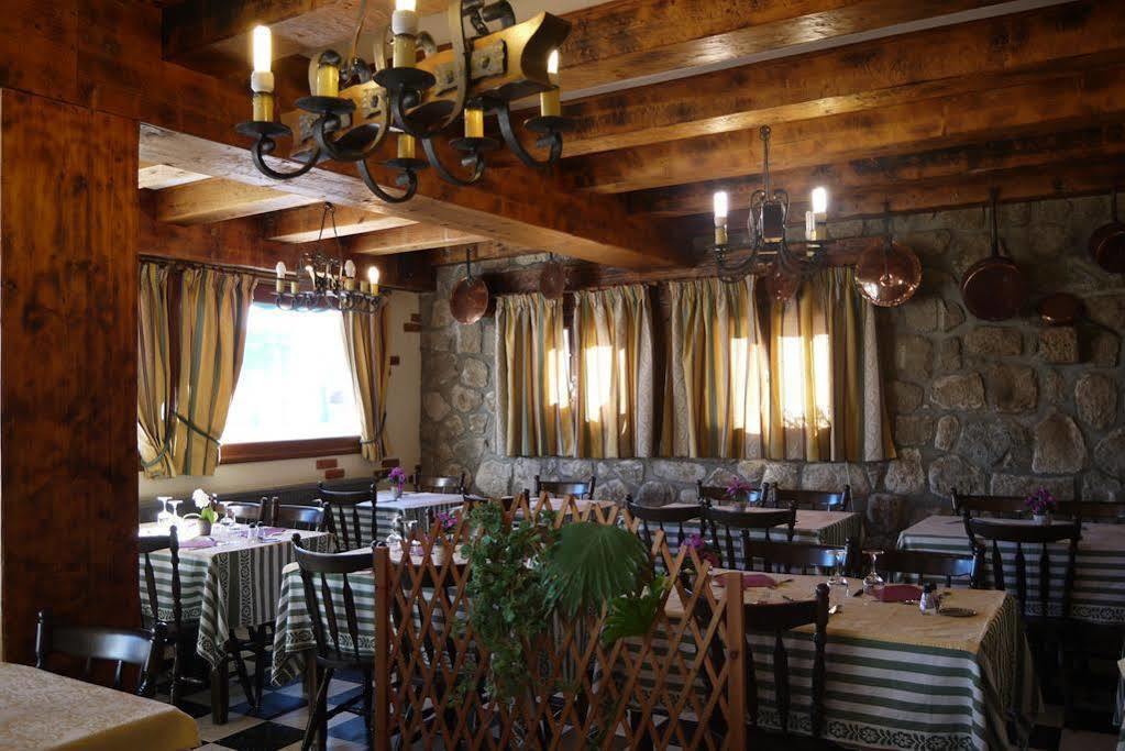 Hotel L'Oustalet Фон-Ромё Экстерьер фото